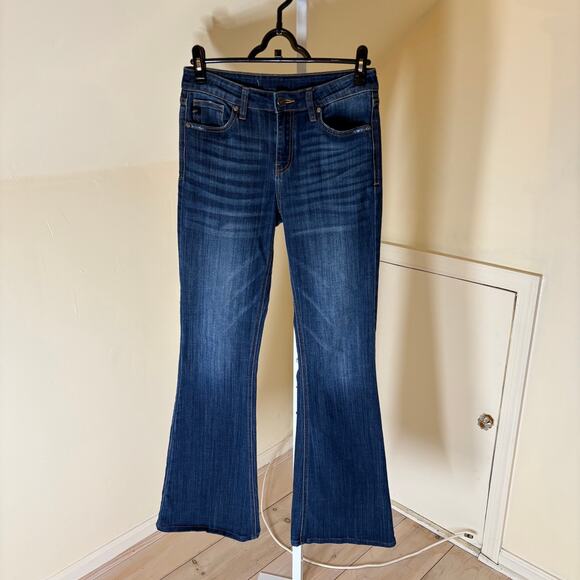 Kancan EUC Women's Dark Wash Flare Jeans Size 7/27 - Picture 1 of 6